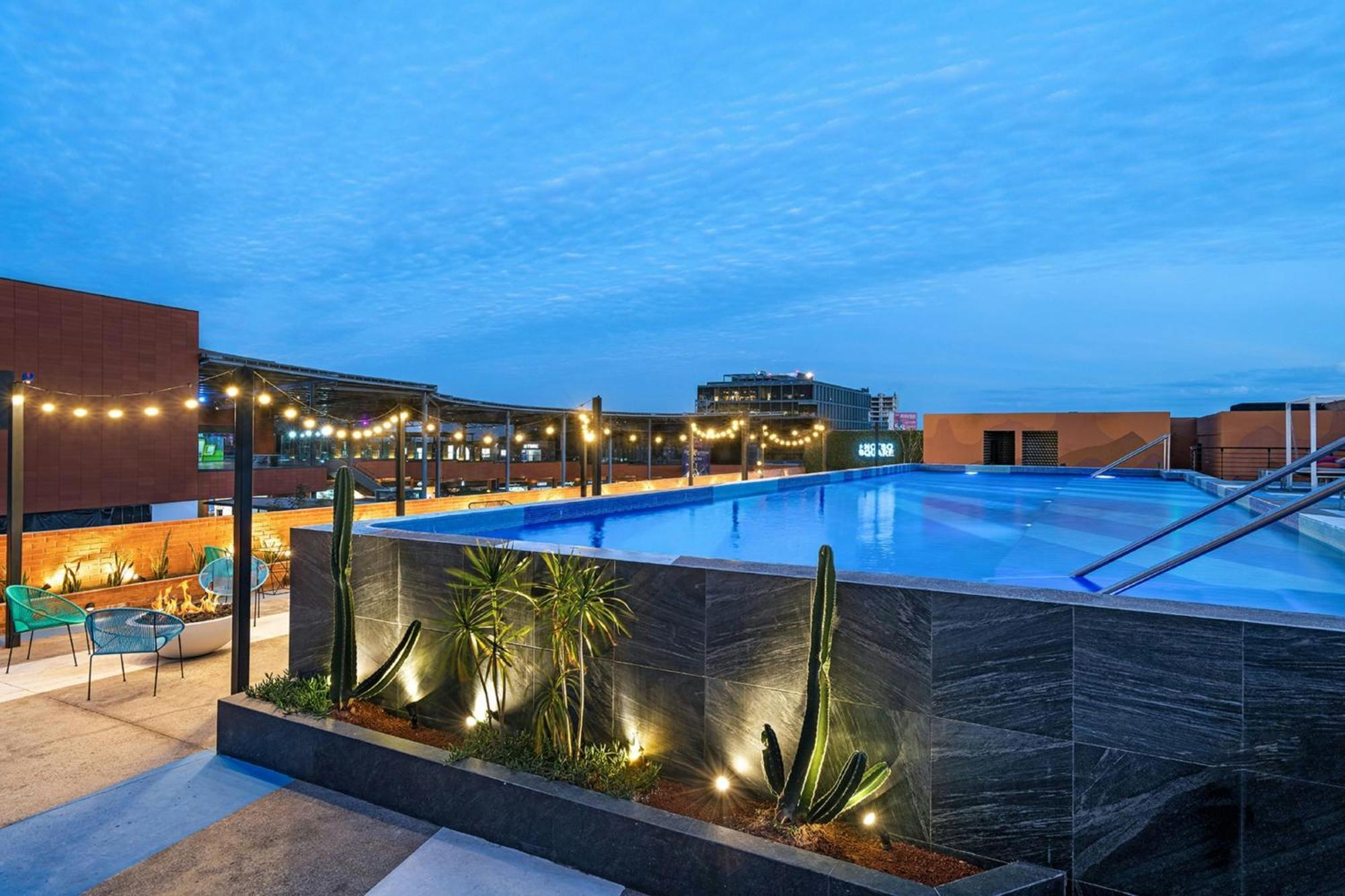 Aloft Guadalajara Sur Hotel Santa Anita  Exterior photo