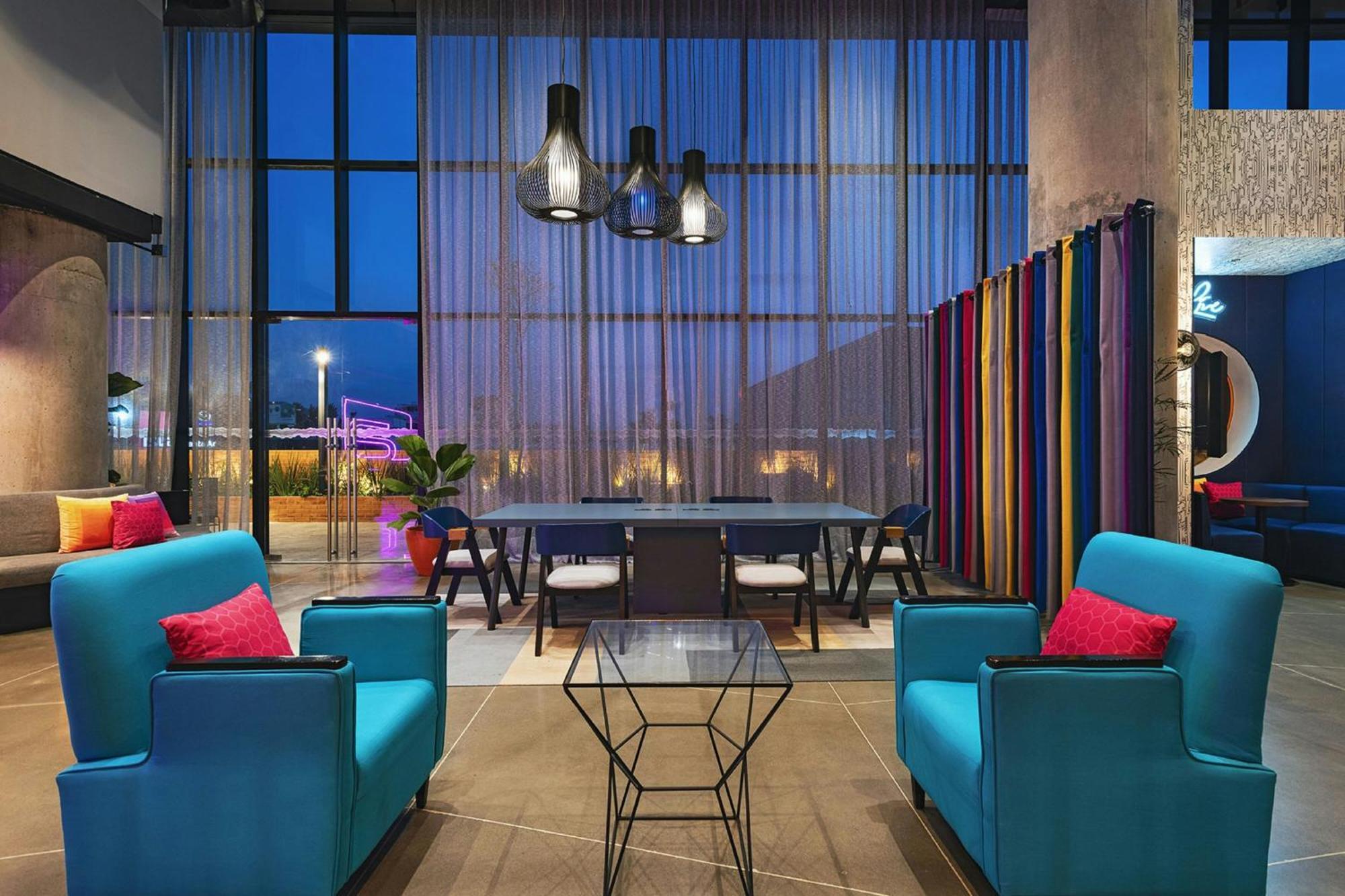 Aloft Guadalajara Sur Hotel Santa Anita  Exterior photo